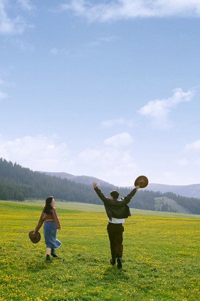 赛里木湖-情系花海
